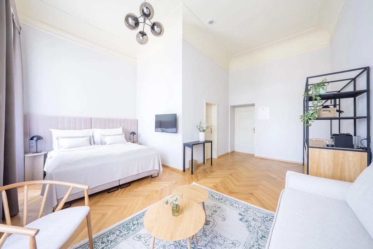 Rooms and Apartments